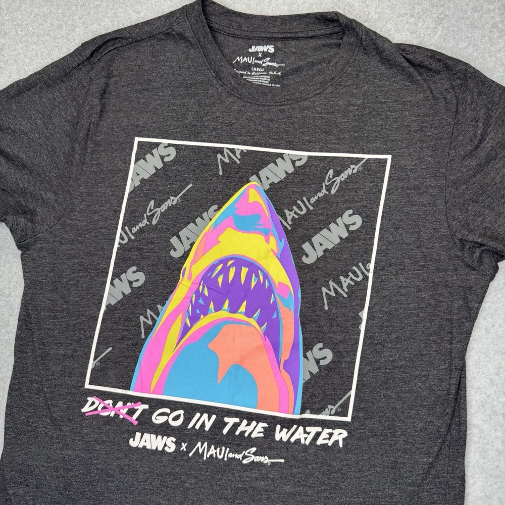 JAWS X Maui And Sons Graphic Shark T-Shirt Size Large Neon Surf Movie Tee Grey